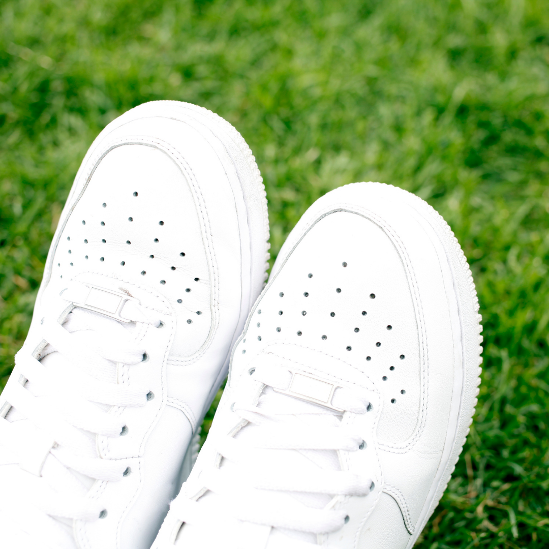 des baskets toutes blanches